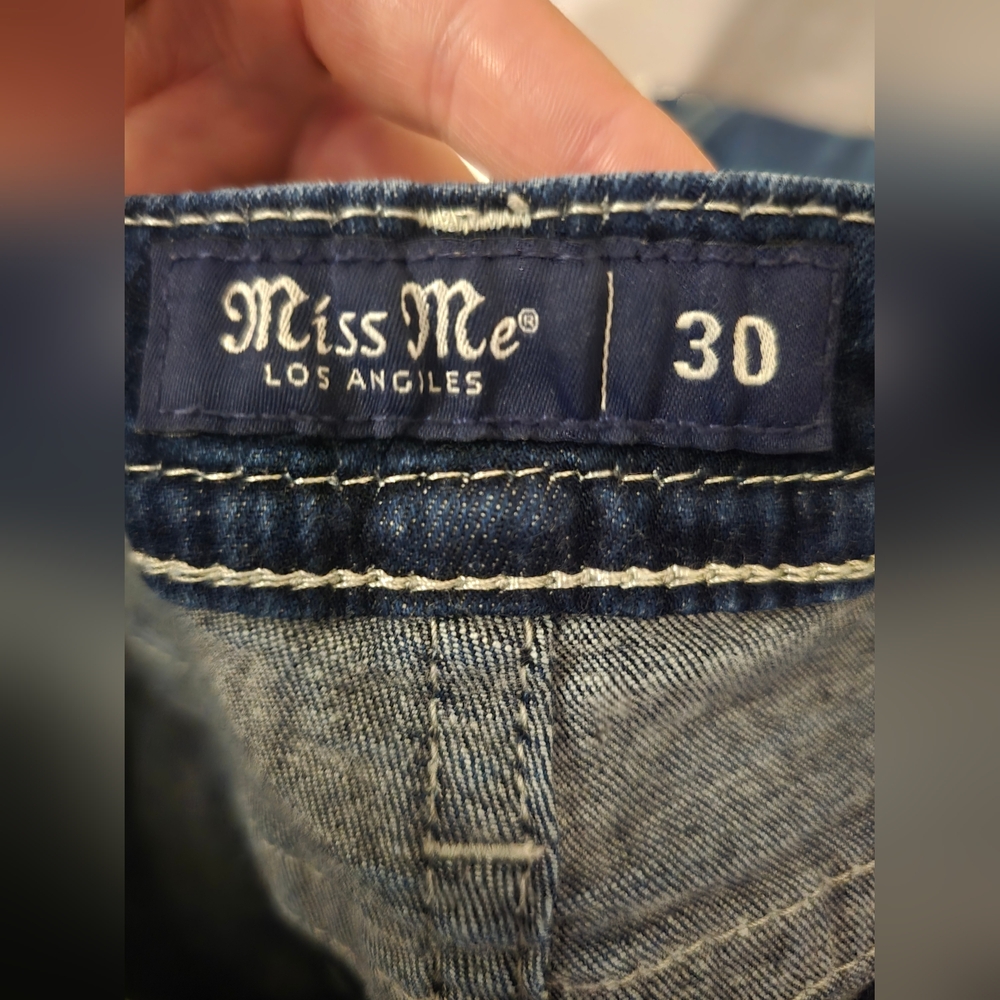 Miss Me Curvy Ankle Skinny Jeans – Size 30 (30x27) | Bling Pockets • Dark Wash - Picture 8 of 9